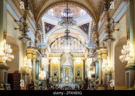 Intérieur du site historique Basilique notre Dame de Guanajuato dans la ville de Guanajuato, Mexique. Banque D'Images