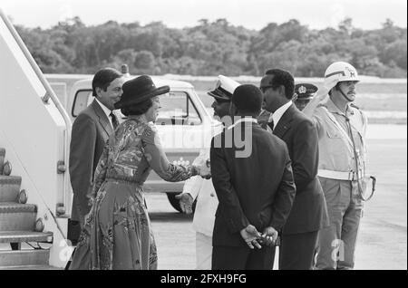 Préparation à l'indépendance au Suriname; arrivée de la princesse Beatrix et du prince Claus, 24 novembre 1975, INDÉPENDANCE, arrivées, princes, princesses, pays-Bas, agence de presse du XXe siècle photo, news to remember, documentaire, photographie historique 1945-1990, histoires visuelles, L'histoire humaine du XXe siècle, immortaliser des moments dans le temps Banque D'Images