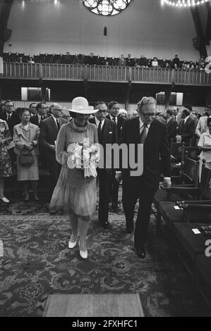 La princesse Beatrix et le prince Claus à 175e anniversaire de la loi sur L.O. à Ridderzaal, arrivée, 14 juin 1976, arrivées, princes, princesses, pays-Bas, agence de presse du XXe siècle photo, news to remember, documentaire, photographie historique 1945-1990, histoires visuelles, L'histoire humaine du XXe siècle, immortaliser des moments dans le temps Banque D'Images