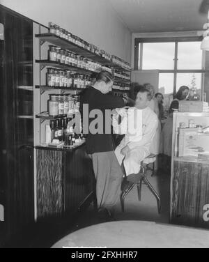 Bob Bonte, détenteur du record du monde chez lui, 20 octobre 1948, pays-Bas, agence de presse du XXe siècle photo, news to Remember, documentaire, photographie historique 1945-1990, histoires visuelles, L'histoire humaine du XXe siècle, immortaliser des moments dans le temps Banque D'Images