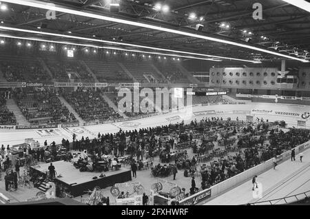 Six jours de cyclisme, Ahoyhal, Rotterdam; aperçu, 16 janvier 1971, Aperçus, cyclisme, pays-Bas, agence de presse du XXe siècle photo, news to remember, documentaire, photographie historique 1945-1990, histoires visuelles, L'histoire humaine du XXe siècle, immortaliser des moments dans le temps Banque D'Images