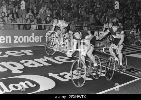 Le cyclisme a commencé six jours à Ahoyhal, Rotterdam; le couple Merckx et Sercu, 22 janvier 1976, cyclisme, pays-Bas, agence de presse du xxe siècle photo, nouvelles à retenir, documentaire, photographie historique 1945-1990, histoires visuelles, L'histoire humaine du XXe siècle, immortaliser des moments dans le temps Banque D'Images