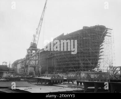 Willem Barendsz II en construction, Wilton Fijenoord, 18 octobre 1954, en construction, Pays-Bas, Agence de presse du XXe siècle photo, nouvelles à retenir, documentaire, photographie historique 1945-1990, histoires visuelles, L'histoire humaine du XXe siècle, immortaliser des moments dans le temps Banque D'Images