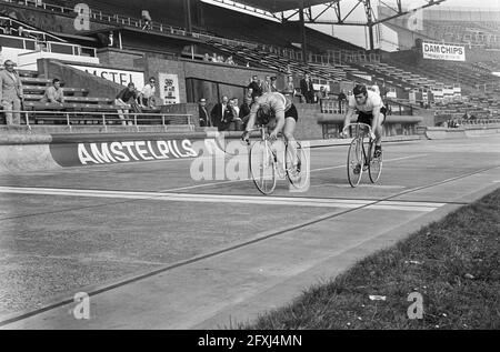 World Championships Cyclisme, série de sprint amateurs, 24 août 1967, SPRINT, WIELRENEN, pays-Bas, Agence de presse du XXe siècle photo, news to Remember, documentaire, photographie historique 1945-1990, histoires visuelles, L'histoire humaine du XXe siècle, immortaliser des moments dans le temps Banque D'Images