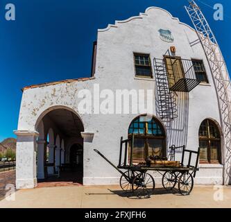 Le dépôt historique de chemin de fer de style Mission espagnole à Caliente, Nevada, États-Unis Banque D'Images