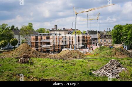 Gladbeck, Rhénanie-du-Nord-Westphalie, Allemagne - Maisons neuves et démolies dans l'ancienne mine de charbon Schlaegel und Eisen à Gladbeck Zweckel, en t. Banque D'Images