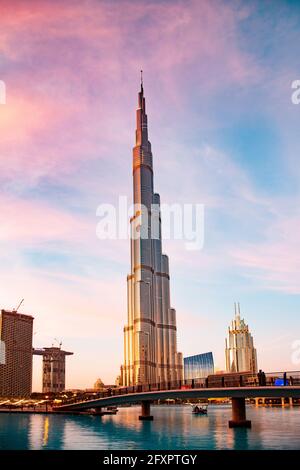 Le Burj Khalifa, connu sous le nom de Burj Dubai avant son inauguration en 2010, un gratte-ciel à Dubaï, Émirats arabes Unis, Moyen-Orient Banque D'Images