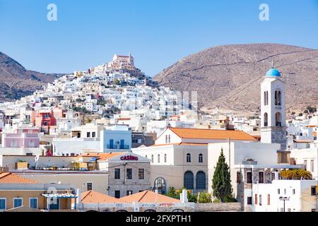 Ermoupoli, également connu sous le nom ancien d'Ermoupolis (Hermoupolis) sur l'île de Syros, Cyclades, Iles grecques, Grèce, Europe Banque D'Images