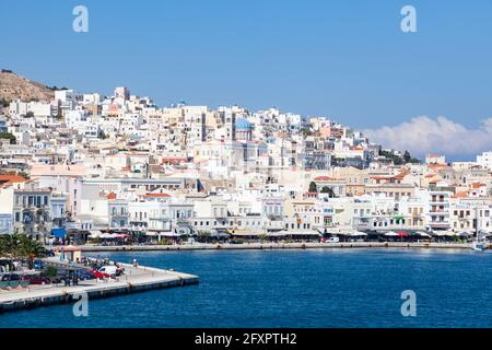 Ermoupoli, également connu sous le nom ancien d'Ermoupolis (Hermoupolis) sur l'île de Syros, Cyclades, Iles grecques, Grèce, Europe Banque D'Images