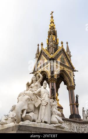 La sculpture du groupe Asie par John Henry Foley, partie de l'Albert Memorial, Kensington Gardens, Londres, Angleterre, Royaume-Uni Banque D'Images
