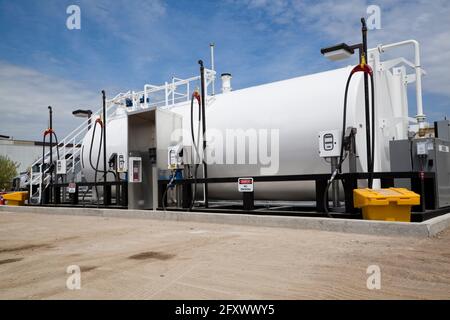 Station de ravitaillement en gaz diesel du chariot de transport Banque D'Images