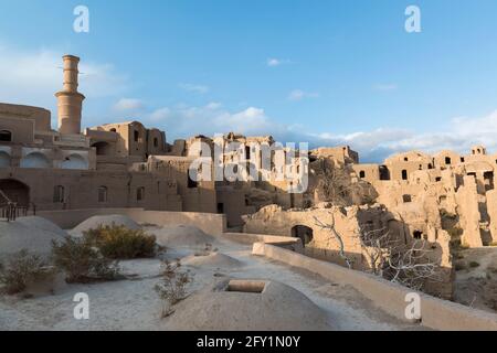 Le village de Kharanaq, vieux de 1000 ans, s'est effondré en brique de boue. Comté d'Ardakan, province de Yazd, Iran. Banque D'Images