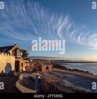 APPLEDORE, DEVON, ANGLETERRE - MAI 25 2021 : bénévoles de la station de sauvetage RNLI, Royal National Lifeboat institution. Banque D'Images