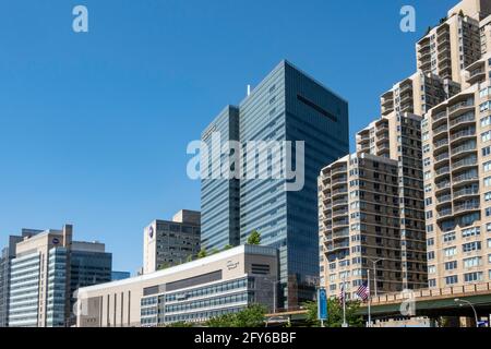 Le NYU Langone Medical Center Complex est situé sur East River, New York City, États-Unis Banque D'Images