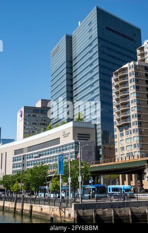 Le NYU Langone Medical Center Complex est situé sur East River, New York City, États-Unis Banque D'Images