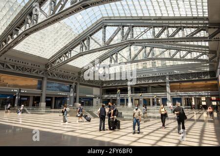 Le Moynihan train Hall (MTH) est situé dans le bâtiment historique de la poste James A. Farley, New York City, États-Unis Banque D'Images