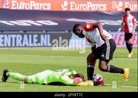 ROTTERDAM, PAYS-BAS - MAI 9 : gardien de but Maarten Stekelenburg de l'AFC Ajax, Luis Sinisterra de Feyenoord Rotterdam pendant le match néerlandais Eredivisie Banque D'Images