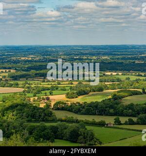 Vue vers le nord sur le Sussex Weald depuis le périphérique de chanctonbury dans le parc national de South Downs, West Sussex, Royaume-Uni. Banque D'Images