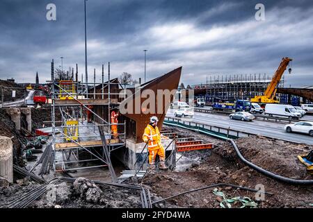 Nouveau pont construit et installé plus de M8 à Glasgow Banque D'Images
