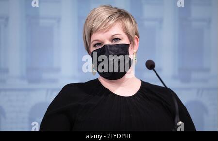 Helsinki, Finlande. 27 mai 2021. Annika Saarikko assiste à une conférence de presse à Helsinki, en Finlande, le 27 mai 2021. Annika Saarikko, l'ancien ministre finlandais de la science et de la culture, a été nommée ministre des finances jeudi par le président Sauli Niinisto. L'ancien portefeuille de Saarikko a été repris par Antti Kurvinen. (Lauri Heikkinen/Gouvernement finlandais/document via Xinhua) crédit: Xinhua/Alay Live News Banque D'Images