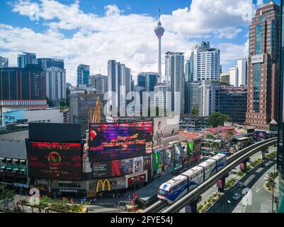 Kuala Lumpur paysage urbain autour du quartier commerçant Bukit Bintang en Malaisie Capitale avec la tour KL en arrière-plan Banque D'Images