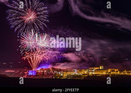 FRANCE, CORSE-DU-SUD (2A) EXTRÊME SUD, BONIFACIO, FEUX D'ARTIFICE AU 15 AOÛT Banque D'Images