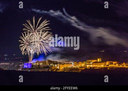 FRANCE, CORSE-DU-SUD (2A) EXTRÊME SUD, BONIFACIO, FEUX D'ARTIFICE AU 15 AOÛT Banque D'Images