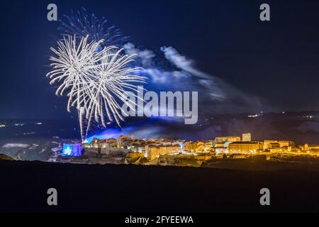 FRANCE, CORSE-DU-SUD (2A) EXTRÊME SUD, BONIFACIO, FEUX D'ARTIFICE AU 15 AOÛT Banque D'Images