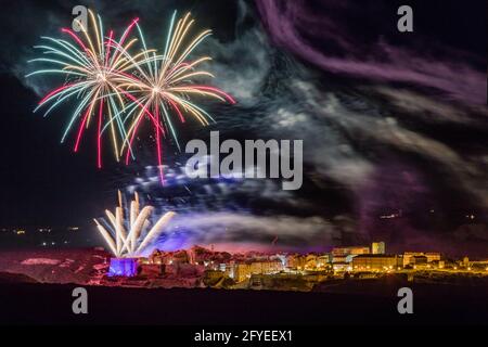 FRANCE, CORSE-DU-SUD (2A) EXTRÊME SUD, BONIFACIO, FEUX D'ARTIFICE AU 15 AOÛT Banque D'Images