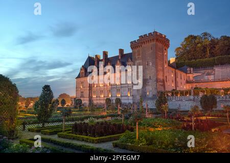 FRANCE. INDRE-ET-LOIRE (37) LES JARDINS DE VILLANDRY ILLUMINÉS AU COUCHER DU SOLEIL Banque D'Images