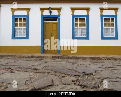 Tiradentes, Minas Gerais, Brésil - 07 juillet 2018 : maisons et architecture caractéristique dans la ville historique de Tiradentes, intérieur de Minas Gerais Banque D'Images