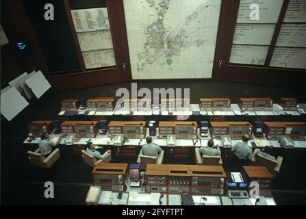 BELFAST, ROYAUME-UNI - SEPTEMBRE 1978. Salle de contrôle RUC de Belfast, Royal Ulster Constabulary, Irlande du Nord, années 1970 Banque D'Images