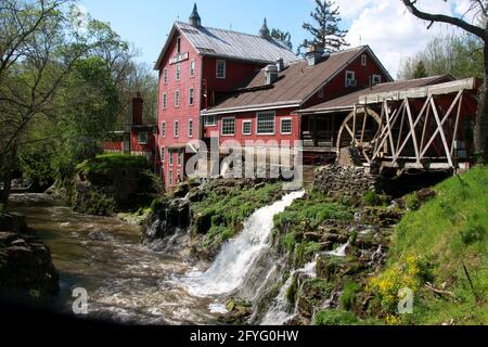 Historique Clifton Mill, Ohio, États-Unis. La spectaculaire Clifton gorge, avec le moulin du XIXe siècle, le long de la rivière Miami. Banque D'Images