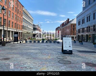 New York, NY, Etats-Unis - 28 mai 2021 : South Street Seaport Promenade dans le bas de Manhattan Banque D'Images