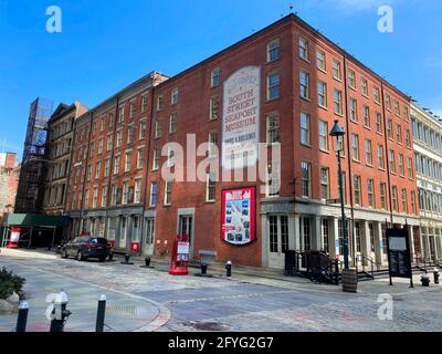 New York, NY, Etats-Unis - 28 mai 2021 : South Street Seaport Museum dans Lower Manhattan Banque D'Images