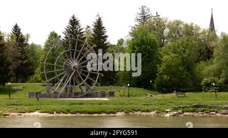 New Hamburg Heritage Waterwheel dans Scott Park sur la Nith River. New Hamburg Ontario Canada Banque D'Images