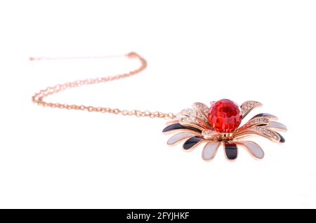 pendentif avec une fleur sur fond blanc Banque D'Images