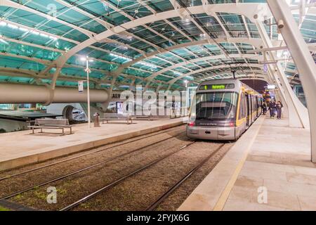 PORTO, PORTUGAL - 18 OCTOBRE 2017 : station de métro de l'aéroport de Porto, Portugal. Banque D'Images