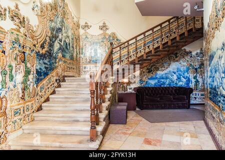 COIMBRA, PORTUGAL - 12 OCTOBRE 2017 : intérieur de l'auberge Coimbra Portagem à Coimbra, Portugal Banque D'Images