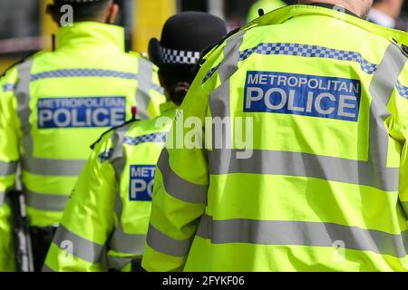 Londres, Royaume-Uni. 28 mai 2021. Policiers vus dans une rue de Londres. (Photo de Dinendra Haria/SOPA Images/Sipa USA) crédit: SIPA USA/Alay Live News Banque D'Images