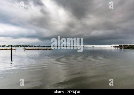 Rivière Halifax, voie navigable intercôtière, Ormond Beach, Floride, avant la tempête Banque D'Images