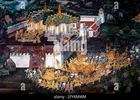 Détails de la galerie Ramakien Wat Phra Kaew (Communément connu en anglais comme le Temple de l'émeraude Bouddha et officiellement comme Wat Phra si Rattana S. Banque D'Images