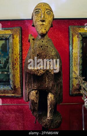 FRANCE. ALPES-MARITIMES (06) CÔTE D'AZUR. GRASSE VILLAGE.MUSÉE D'ART ET D'HISTOIRE DE PROVENCE. LA STATUE DE ST-JEAN BAPTISTE Banque D'Images