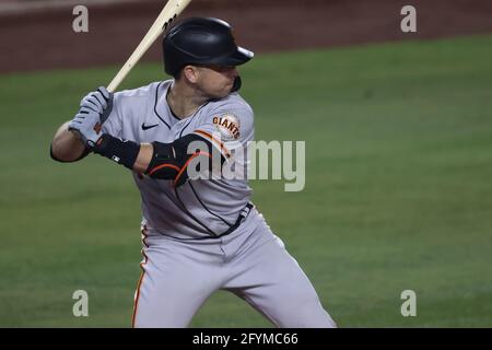 Los Angeles, Californie. 28 mai 2021. San Francisco Giants Catcher Buster Posey (28) battes pour les Giants pendant le match entre les San Francisco Giants et les Los Angeles Dodgers au Dodger Stadium à Los Angeles, CA. (Photo de Peter Joneleit). Crédit : csm/Alay Live News Banque D'Images