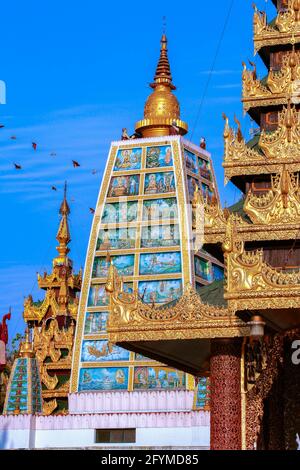 Le complexe de la pagode Shwedagon, officiellement intitulé Zedi Shwedagon Daw. Dans la ville de Yangon au Myanmar (Birmanie). Banque D'Images