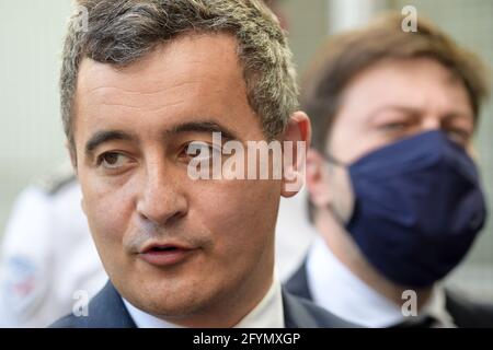 Marseille, France. 24 mai 2021. Gerald Darmanin (Ministre français de l'intérieur) répond aux questions des journalistes lors de sa visite au commissariat de police du 14ème arrondissement de Marseille. Gerald Darmanin annoncera une augmentation du nombre de policiers et des investissements dans un nouveau poste de police pour améliorer les conditions de travail de la police. (Photo de Laurent Coust/SOPA Images/Sipa USA) crédit: SIPA USA/Alay Live News Banque D'Images