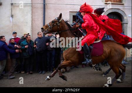 Italie, Sardaigne, province de Nuoro, Carnaval de Santu Lussurgiu, sa carrela e Nainti Banque D'Images