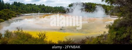 Merveilles naturelles à Waiotapu Thermal Wonderland, Rotorua en Nouvelle-Zélande Banque D'Images