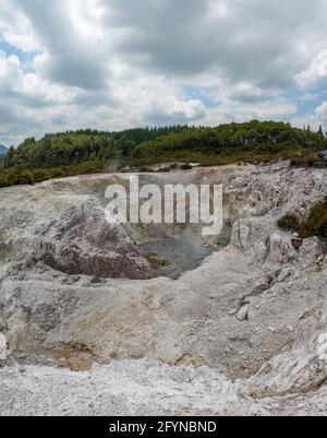 Merveilles naturelles à Waiotapu Thermal Wonderland, Rotorua en Nouvelle-Zélande Banque D'Images