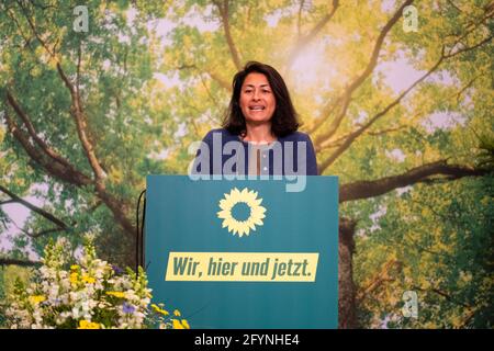 Oldenburg, Allemagne. 29 mai 2021. Filiz Polat, membre du Bundestag allemand, s'exprime à la conférence des délégués de l'Etat numérique. Elle a été élue meilleure candidate de Bündnis 90/Die Grünen en Basse-Saxe pour la campagne électorale du Bundestag en Basse-Saxe. Credit: Mohssen Assanimoghaddam/dpa/Alay Live News Banque D'Images